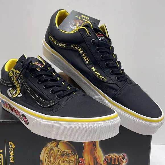 Vans WMNS Old Skool
Cobra Kai Black/Yellow/White
VN0A3WKT05N
Sneakers - Picture 5 of 16